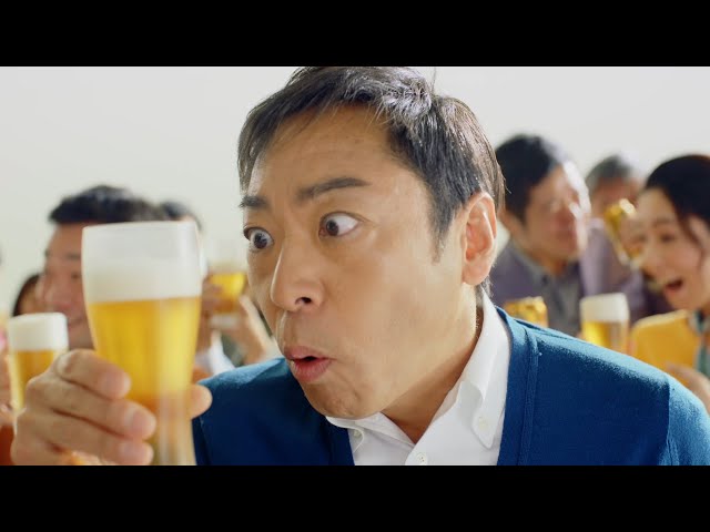 香川照之、エキストラの前でもテンションアゲアゲ!『サッポロ 麦とポップ』新cm 「どこまでビールに近いんだ!篇」